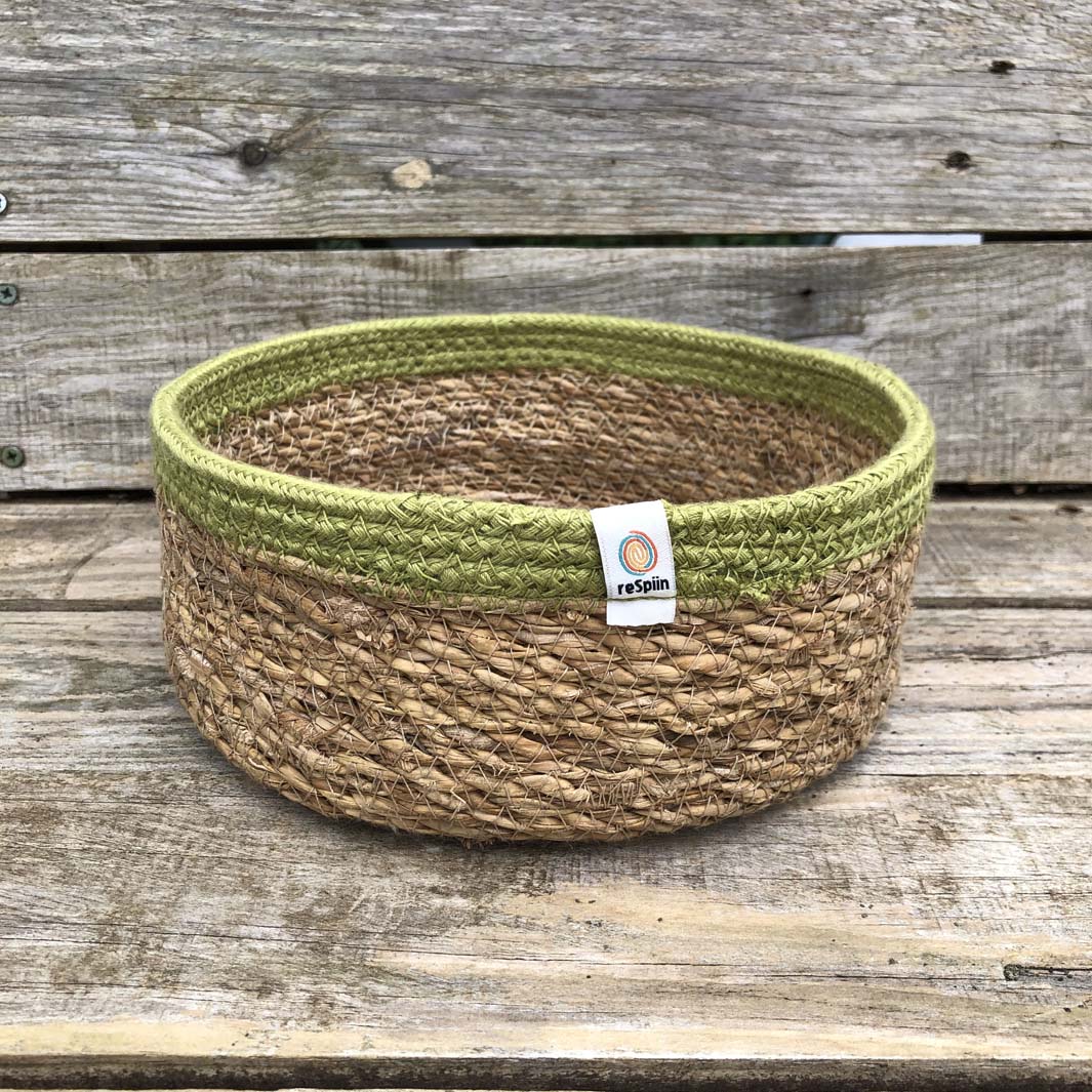 Seagrass & Jute Medium Shallow Basket – Natural/Green