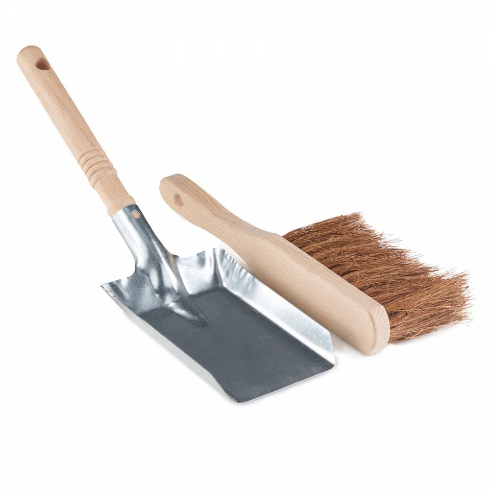 A vintage style, plastic free, dust pan and brush set. The brush is made of sustainable beech wood and natural coir (coconut fibre bristles). The pan is also plastic free and made of metal and sustainable beech wood. Made in Germany.