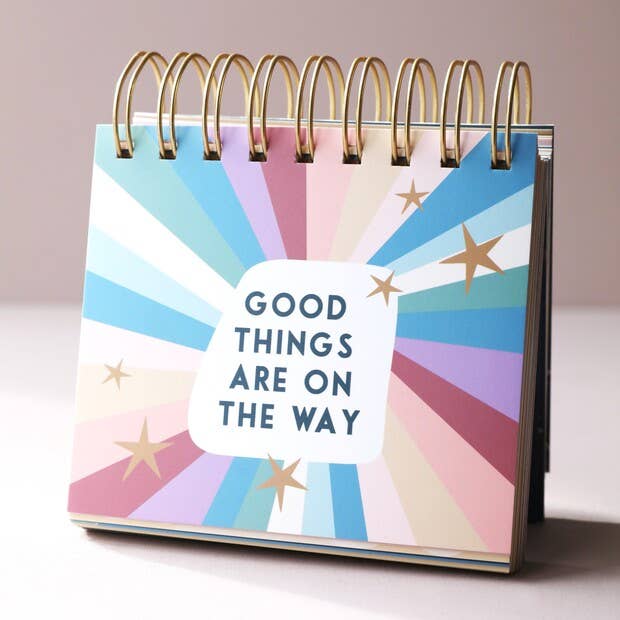 Beautifully floral illustrated flip chart featuring heart-warming quotes to help you on your way to a more positive outlook. This wonderful flip chart makes a great desk accessory and makes a great token gift for a friend or loved one in need of a cheer-up.