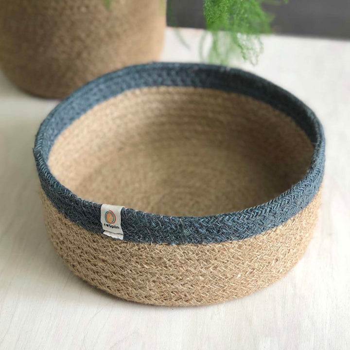 Jute Medium Shallow Basket – Natural/Grey