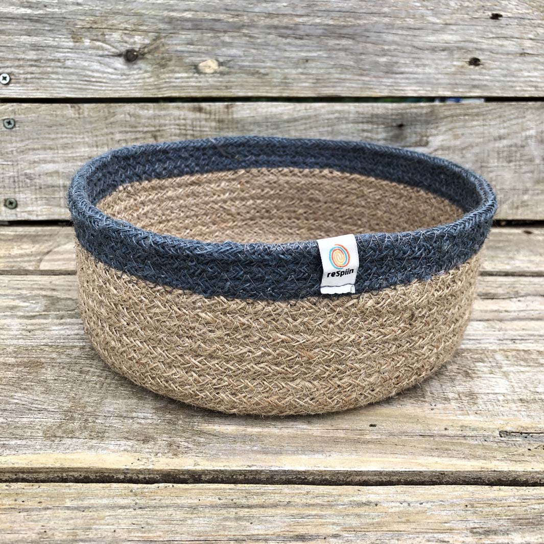 Jute Medium Shallow Basket – Natural/Grey