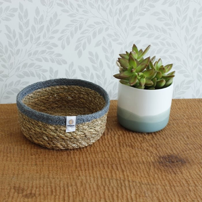 Respiin Seagrass & Jute Small Basket – Natural/Grey