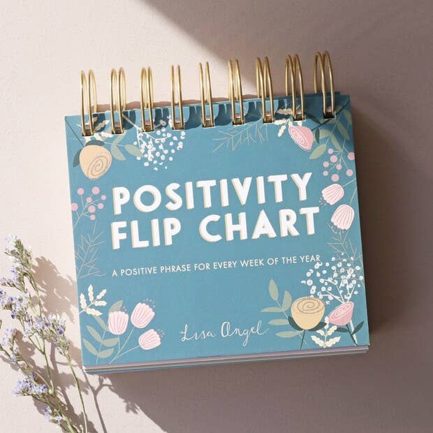 Beautifully floral illustrated flip chart featuring heart-warming quotes to help you on your way to a more positive outlook. This wonderful flip chart makes a great desk accessory and makes a great token gift for a friend or loved one in need of a cheer-up.