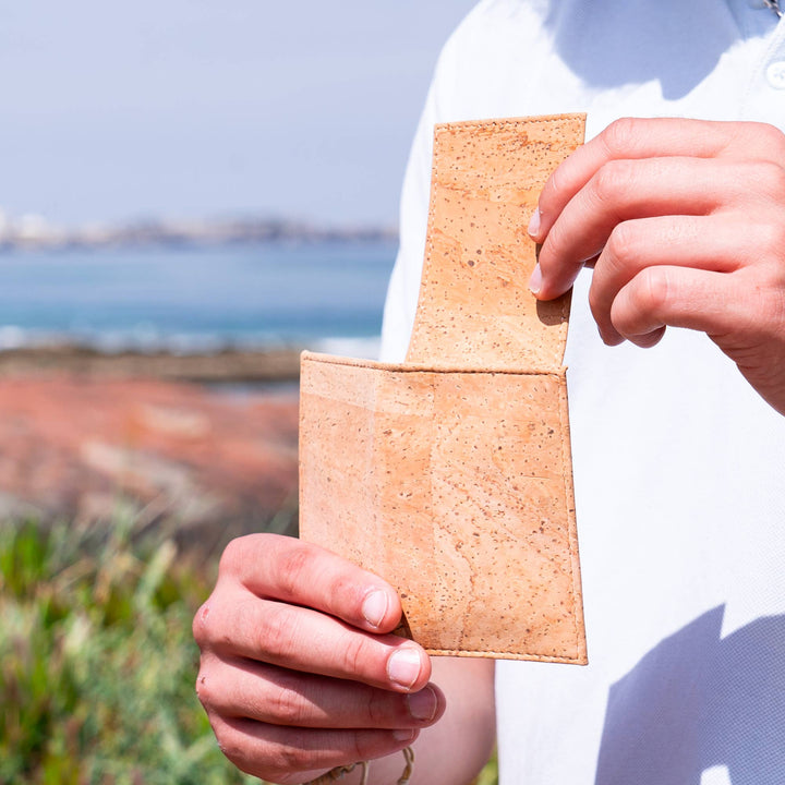 Men's RFID-Blocking Cork Card Wallet: Natural