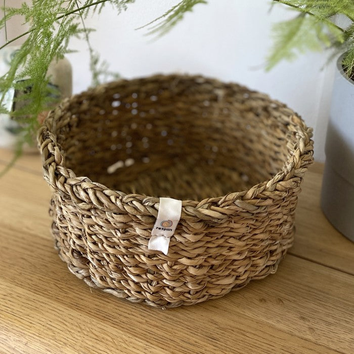 Woven natural seagrass basket - Medium - The Eco Boutique 