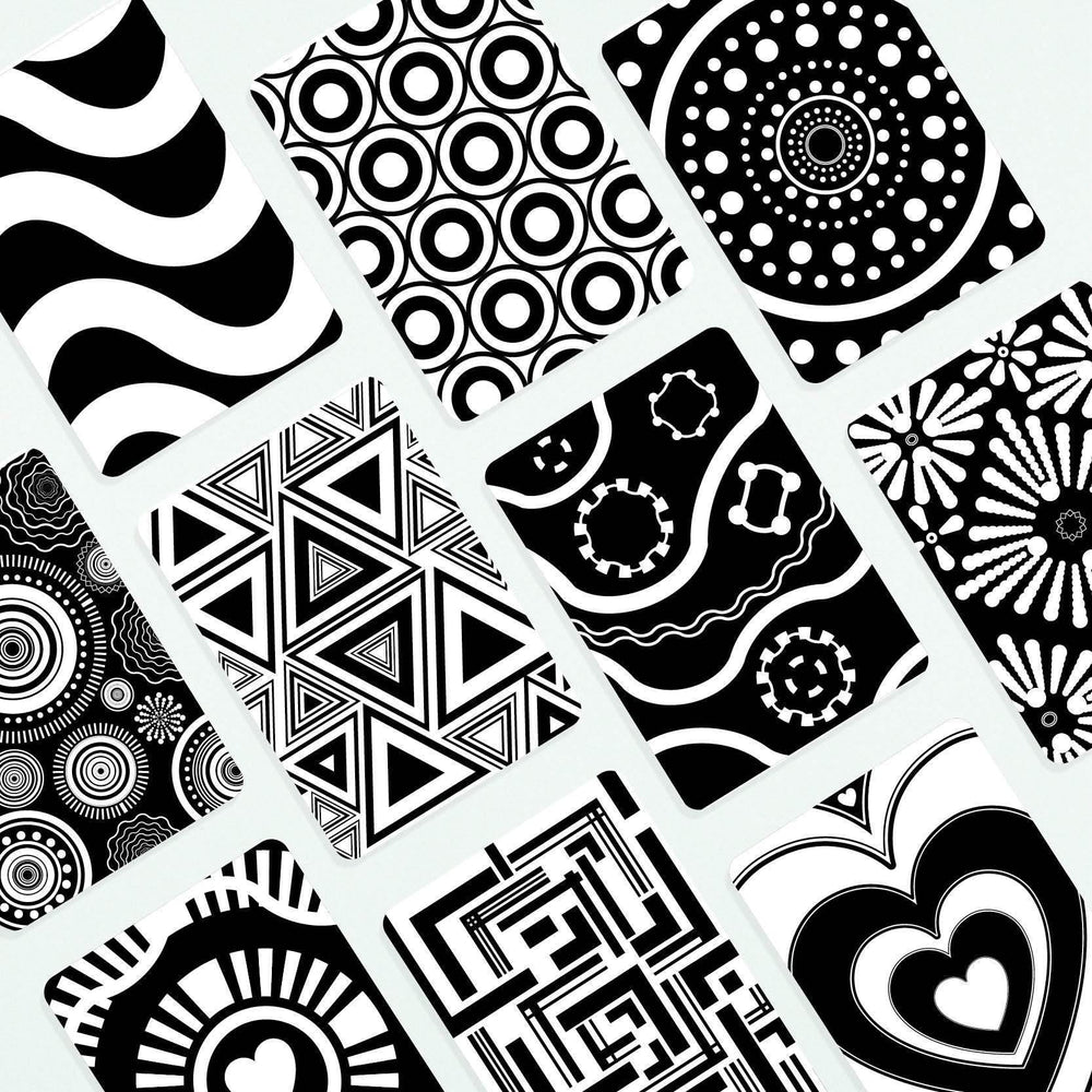 10 double-sided black and white sensory flashcards